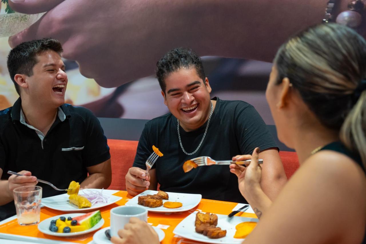 Ibis Trujillo Hotel Екстериор снимка